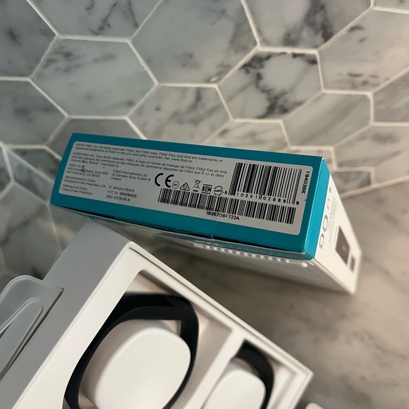 Fitbit Flex 2 - Picture 2 of 3